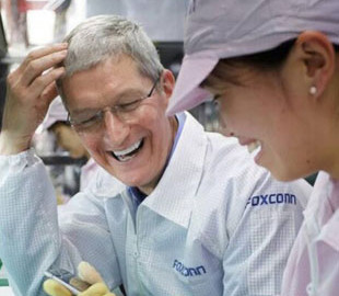 Чому iPhone все ще збирають люди, а не роботи