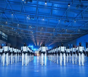 У Китаї 110 роботів Expedition A3 встановили рекорд Гіннесса синхронним танцем