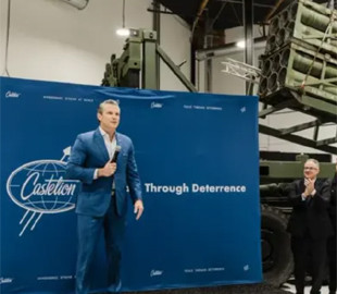 Міністр війни США Піт Хегсет проінспектував розробку новітньої гіперзвукової ракети "Чорна борода"