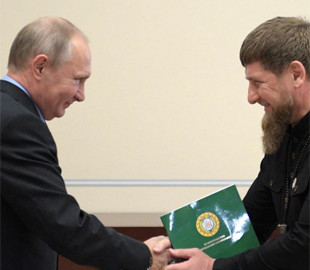 Разведка ЕС возложила ответственность за покушения на чеченских блогеров на Путина