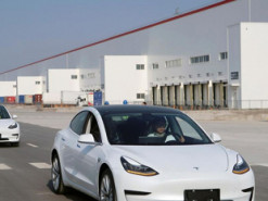 Tesla удалось выполнить годовой план поставок электромобилей