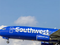 Найбільший лоукостер світу скасує плату за Wi-Fi в літаках