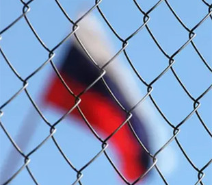 $500 та "відпочинок" за кордоном: Politico розповіло, як РФ вербує європейців для диверсій