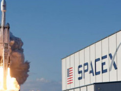 Перед запуском астронавтов SpaceX привлекла 346 млн долларов