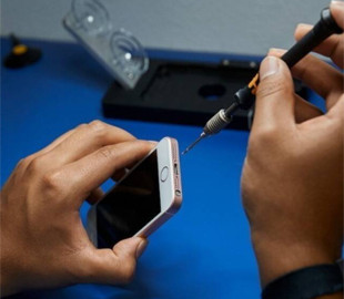 Apple знову опинилася в суді через політику ремонту iPhone