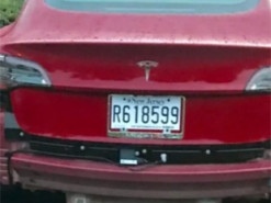 Tesla признала, что бамперы Model 3 не выдерживают дождь