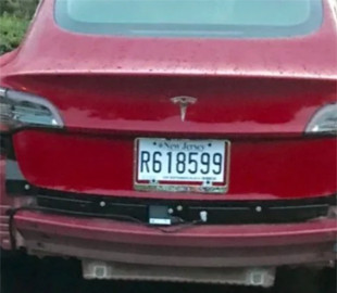 Tesla признала, что бамперы Model 3 не выдерживают дождь