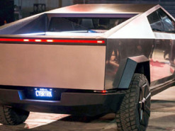 Tesla пообещала не затягивать с выпуском пикапа Cybertruck, чтобы не потерять клиентов