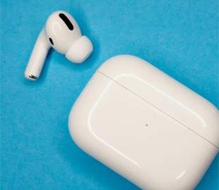 Один з навушників AirPods тихо грає — як виправити