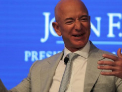 Богатейший человек в мире стал холостяком