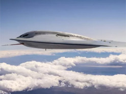 Опубліковано перші офіційні фото бомбардувальника-невидимки B-21 у польоті