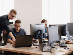 Скільки заробляють українські IT-шники: рейтинг зарплат