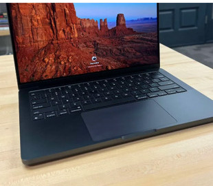 Стало відомо, коли Apple випустить MacBook Pro та MacBook Air з OLED-екраном