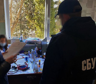 В двух областях врачи получили от 500 тысяч до 2,5 миллиона гривен на подделке COVID-сертификатов