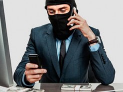 26 тисяч гривень зняли шахраї з картки пенсіонерки