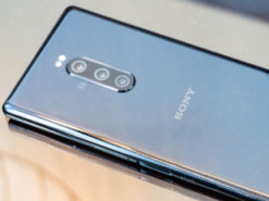 Поставки смартфонов Sony откатились на десять лет назад