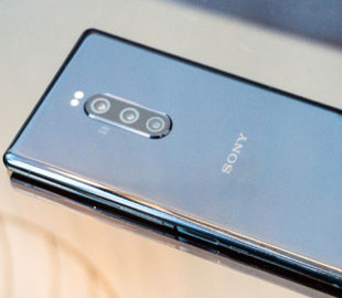 Поставки смартфонов Sony откатились на десять лет назад