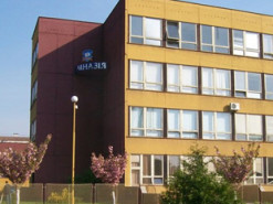 Дистанційне навчання: Ужгородська класична гімназія йде на карантин через COVID-19