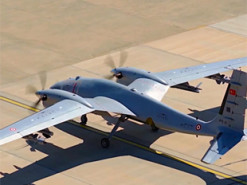 Турецькі розробники успішно випробували ударний дрон Bayraktar Akinci, оснащений новими видами боєприпасів