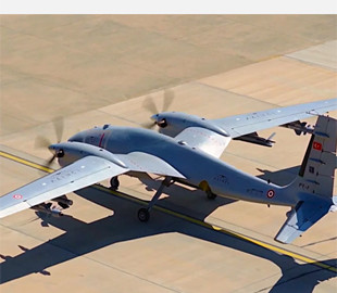 Турецькі розробники успішно випробували ударний дрон Bayraktar Akinci, оснащений новими видами боєприпасів