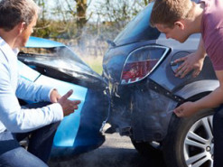 Рост на 224%. Украинцы активно переходят на e-полисы "автогражданки"