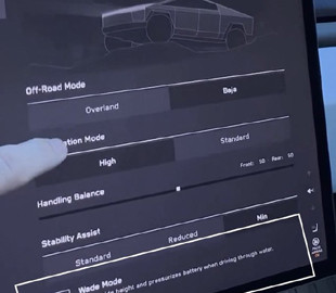 Tesla Cybertruck отримав новий режим для проїзду по воді