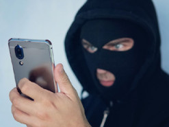 Через шахраїв жінка втратила понад 27 тисяч гривень