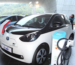 В 2025 році пропозиція акумуляторів для електромобілів відставатиме від попиту на 40%