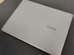 Опубликованы фото ноутбука Realme Book и планшета Realme Pad