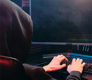 Суд Харкова покарав випускника гімназії за "злив" бази даних