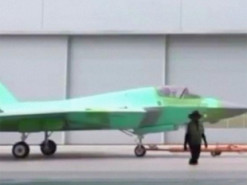 Конкурент F-35: Китай показав виробництво палубного винищувача J-35