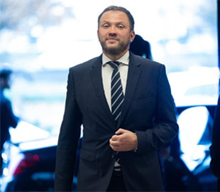 В МЗС Естонії виправдались за забутий міністром у літаку планшет