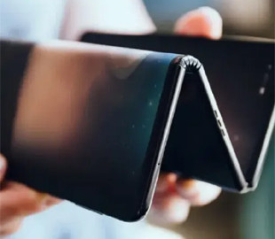 Huawei підтверджує розробку смартфона, який складається потрійно