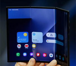 У Samsung пояснили, чому в їхньому смартфоні з трьома екранами стоїть не топовий процесор