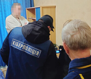 Чоловік через форуми та соцмережі розповсюджував дитячу порнографію