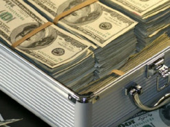 В мире появился еще один богач с состоянием больше $100 млрд