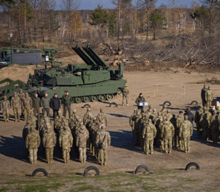 Воїни ЗСУ отримали від Пентагону «протимінного» павука Assault Breacher