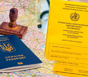 В Украине открыли около 900 уголовных дел за подделку COVID-документов