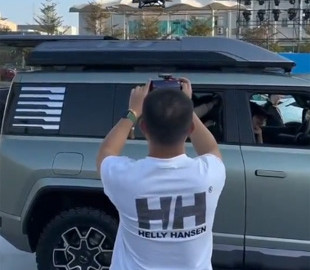 Китайський лідер електромобілів BYD випустить авто з посадковим майданчиком для дронів