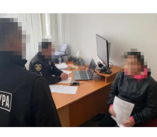 Після смерті вітчима — доступ до кредиту: на Львівщині викрили шахрайку