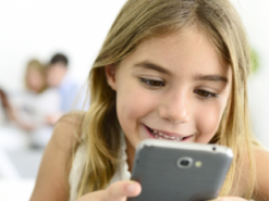 Діти не в змозі обійтися без телефону