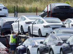 У електромобілів Tesla власники виявили нову проблему