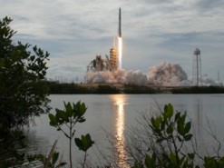 Компания SpaceX получила разрешение на запуск более 7500 интернет-спутников