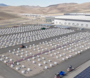 Redwood Materials перетворює старі акумулятори електромобілів на енергосховища