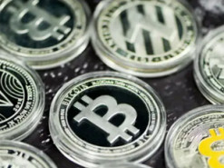 Вартість біткойна перевищила 65 тисяч доларів