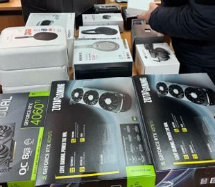 Смарт-годинники, фотокамери та автозапчастини: в Україну намагались незаконно ввезти товари відомих брендів