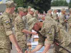 В Україні продовжили воєнний стан та мобілізацію: кого з українців можуть призвати наступними