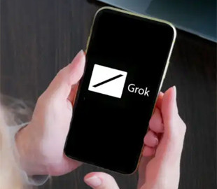 Чат-бот Grok Ілона Маска більше не називатиме себе "МехаГітлером"