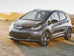 Електромобілям Chevrolet Bolt заборонили паркуватися