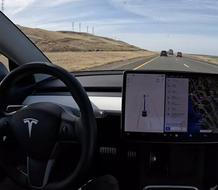 Tesla проехала 600 км на автопилоте без аварий и происшествий